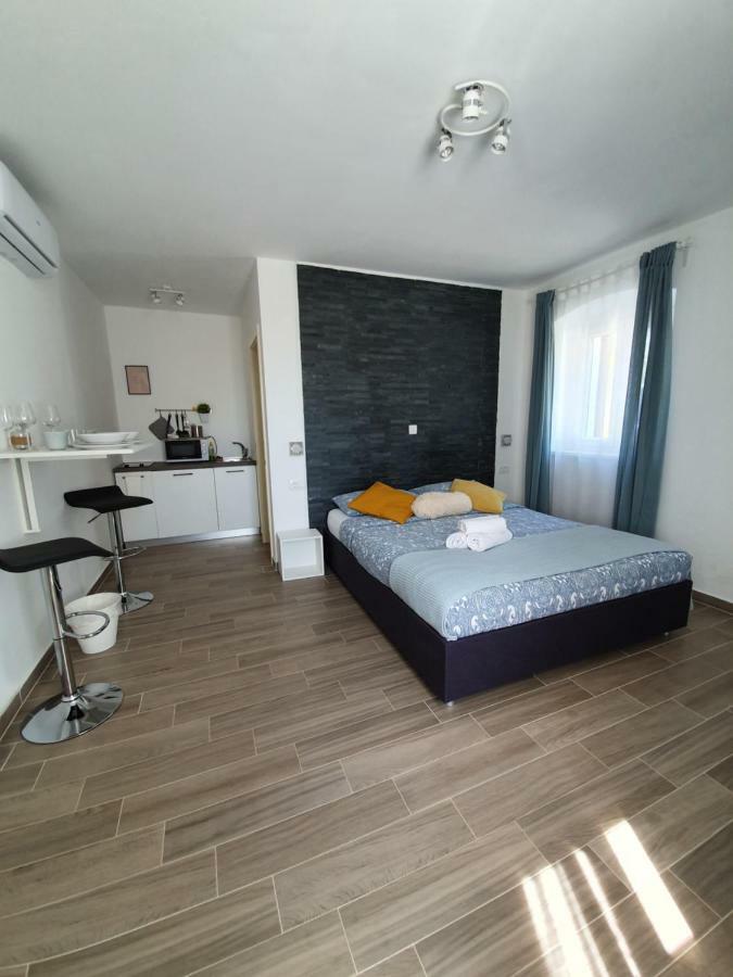 Apartments Borghetto ヴィンクラン エクステリア 写真